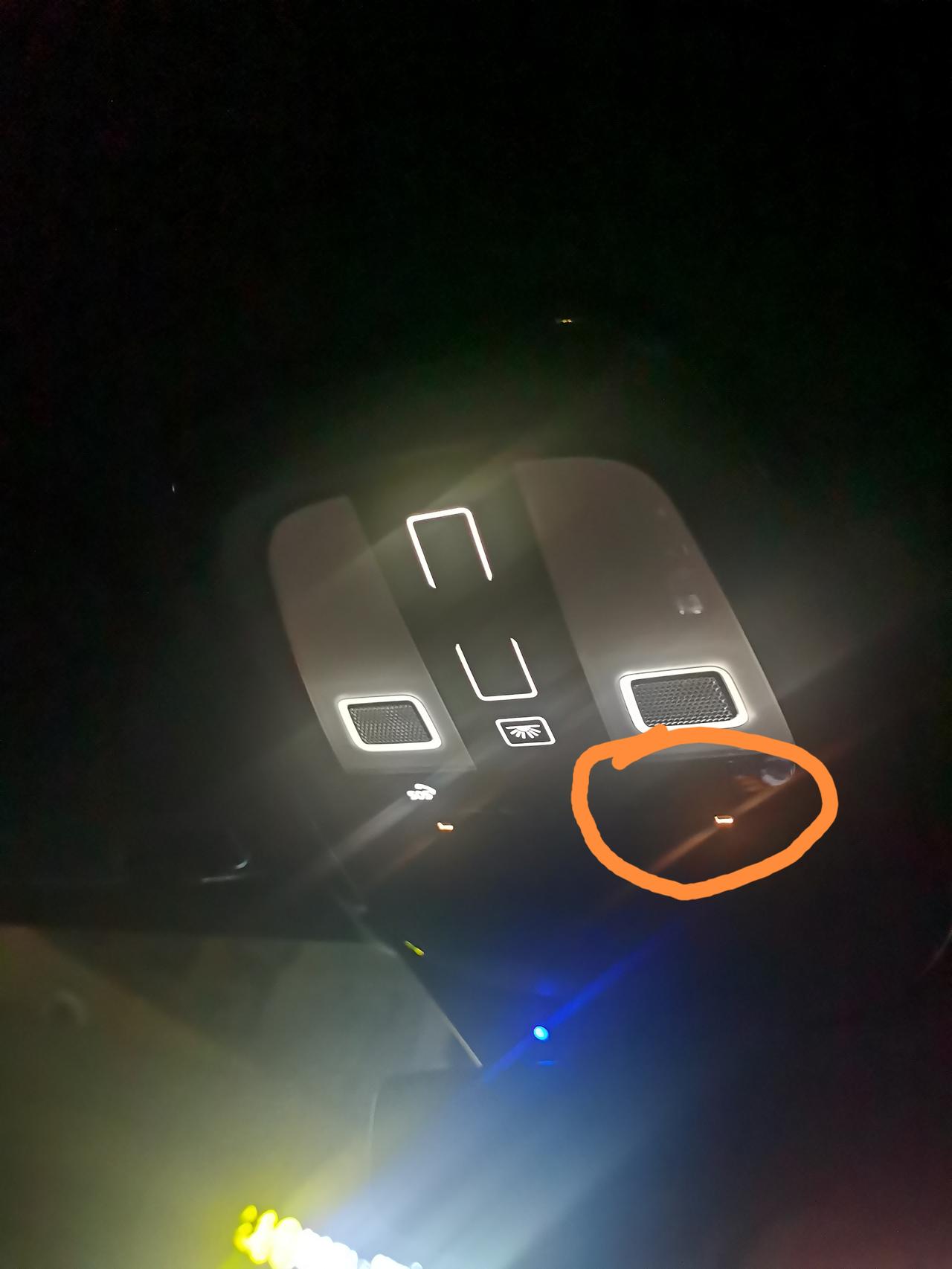 沃尔沃S90 为啥这个随车管家的灯不亮了，灯坏了？23款刚提2个多月