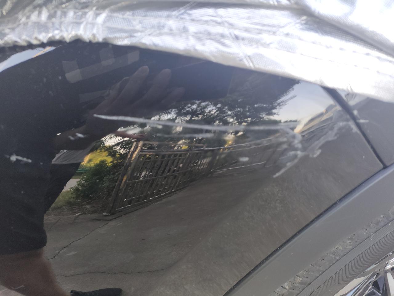 本田CR-V 新车一血了，刮蹭导致左车门在开门时有点挂蹭门缝，然后有这大的擦面，下去修理大慨会怎么收费