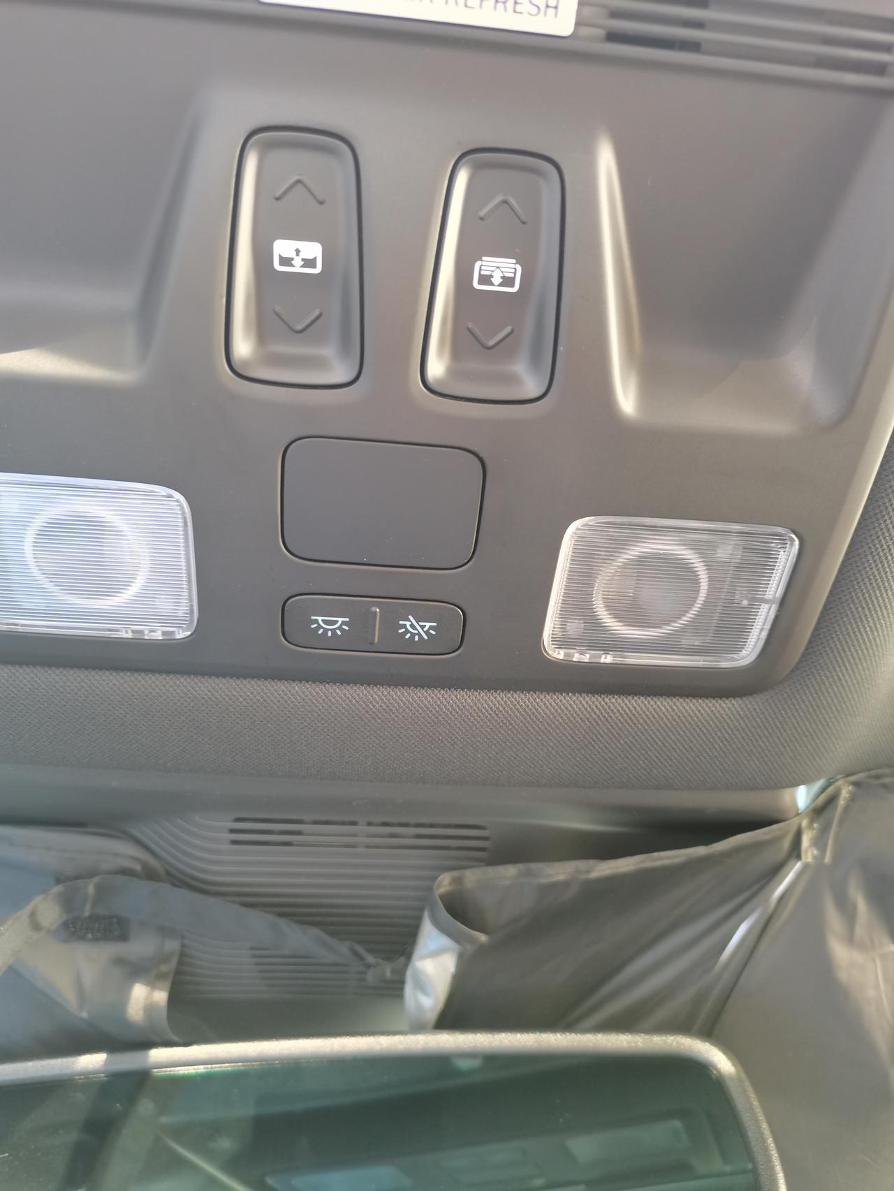 福特蒙迪欧 至尊版，道路救援这个按钮打不开，的可以打开吗