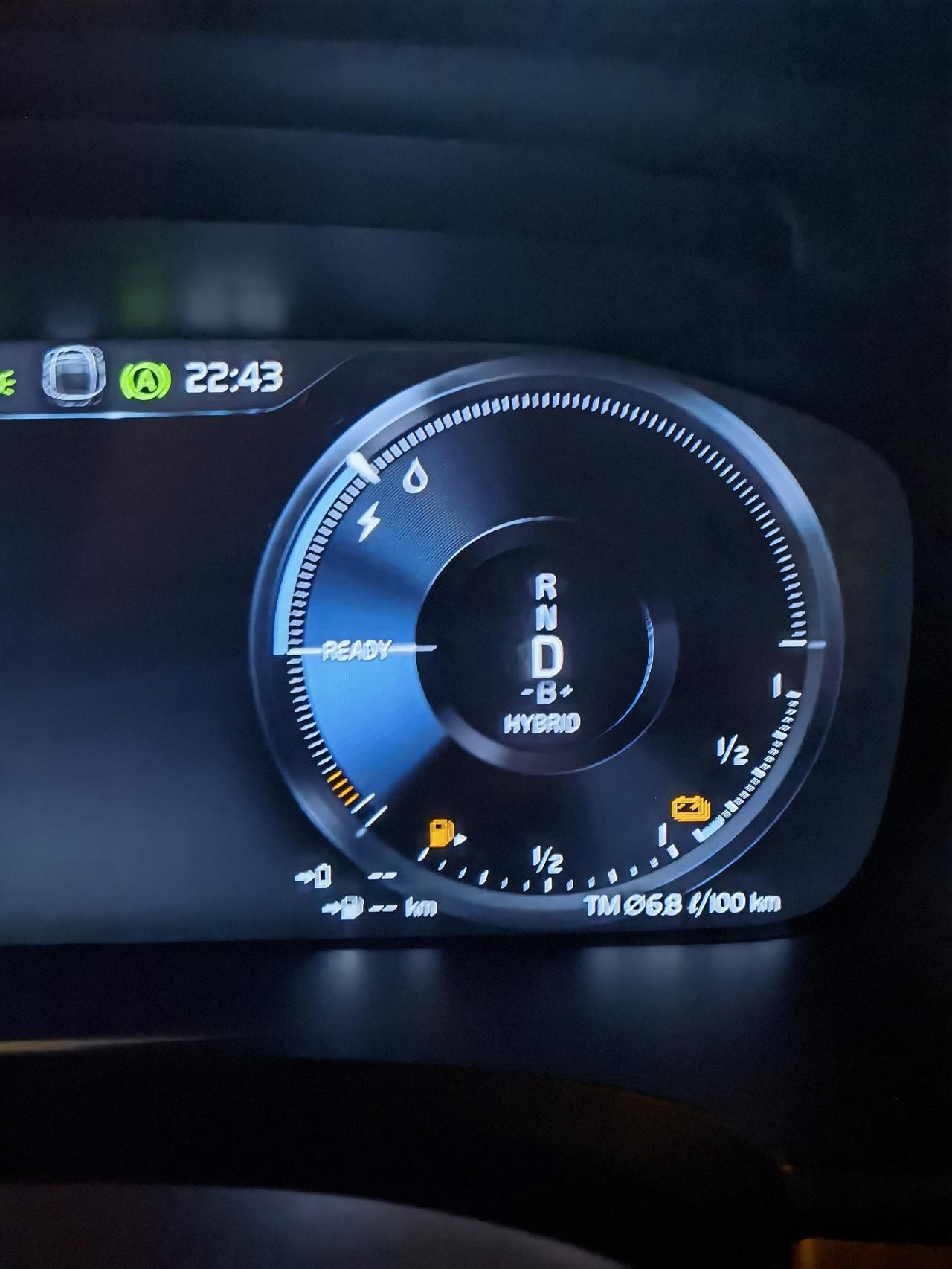 沃尔沃S90 RECHARGE 问问大家，S90混动21款的油箱是多少升的？今天几近空箱加油，闲着没事注意了一下加油量，