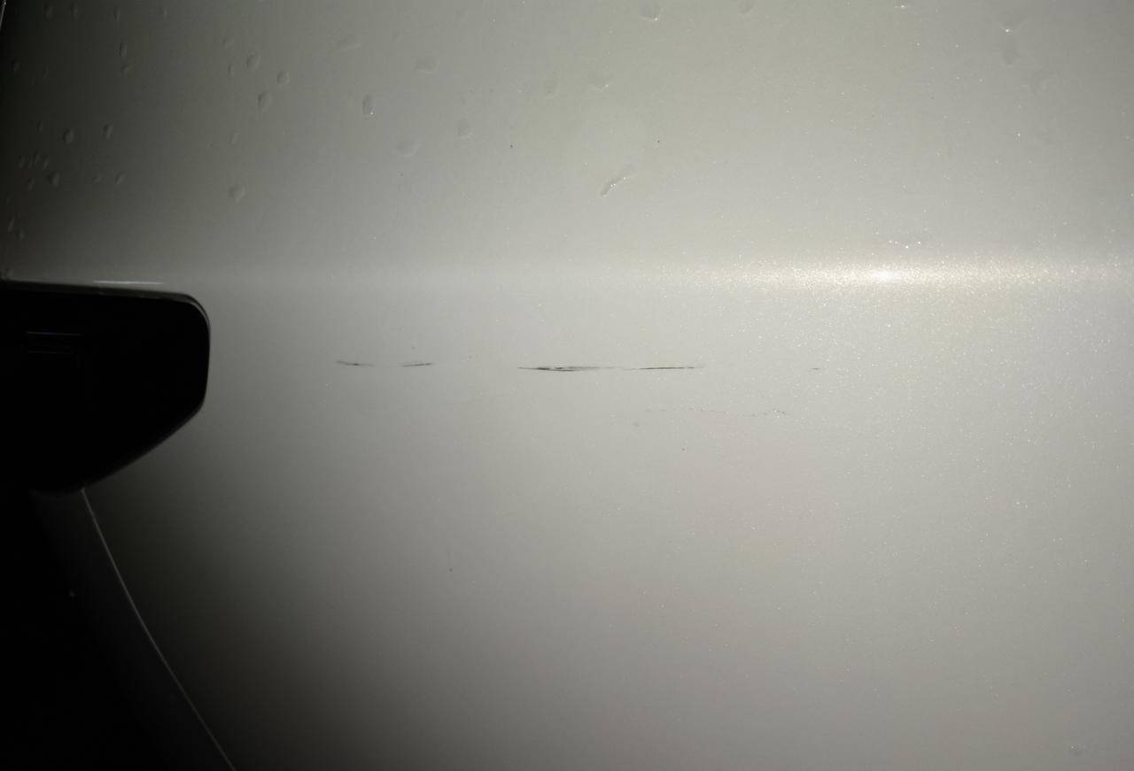 马自达CX-5 被刮了，都是怎么处理的？有无好法子右后轮上的翼子板被挂了，看起来有十几厘米，估计没刮到底漆