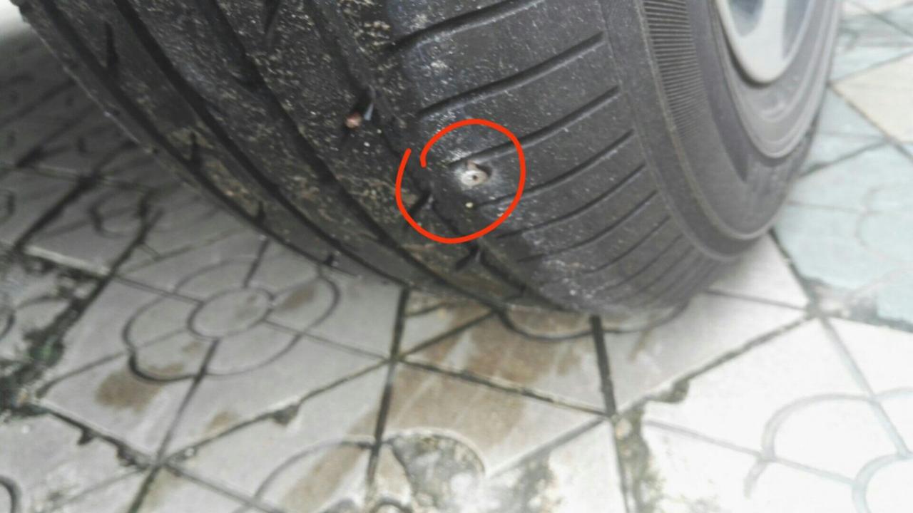丰田卡罗拉 车轮胎补了蘑菇钉还能上高速吗？我这个车是扎的胎面还是胎侧？还能上高速吗？