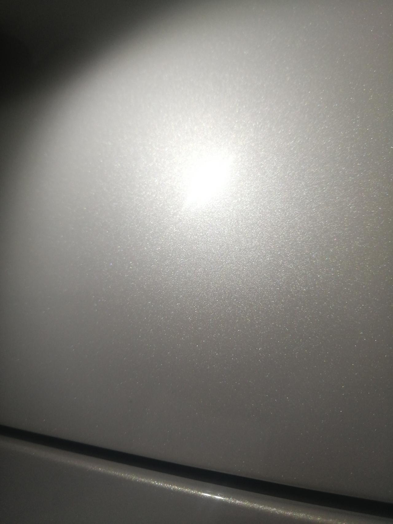 比亚迪秦PLUS DM-i 秦plusdmi车漆是金属漆还是普通漆，白色和灰色漆质有差别吗？