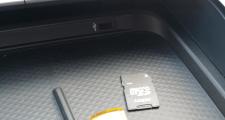 长安UNI-T 为什么插上USB没显示，副驾驶座下面的记录仪模块怎么插SD卡，设计太往里，看不到