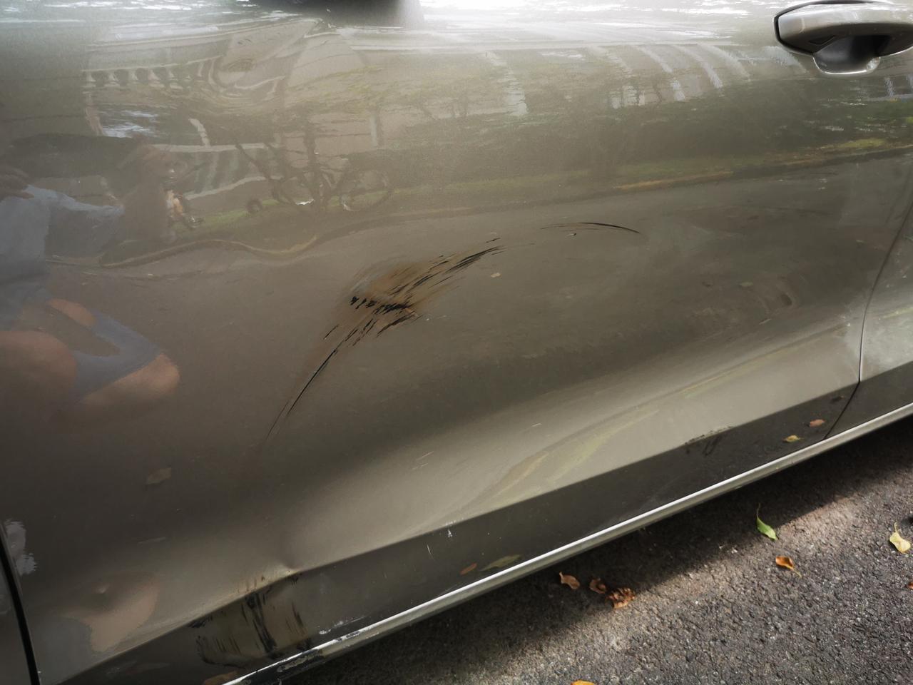 沃尔沃S60 车被撞 去4S店说钣金修复不好 要换车门外的被撞车皮 不都是换整个门吗 还能单独换铁皮