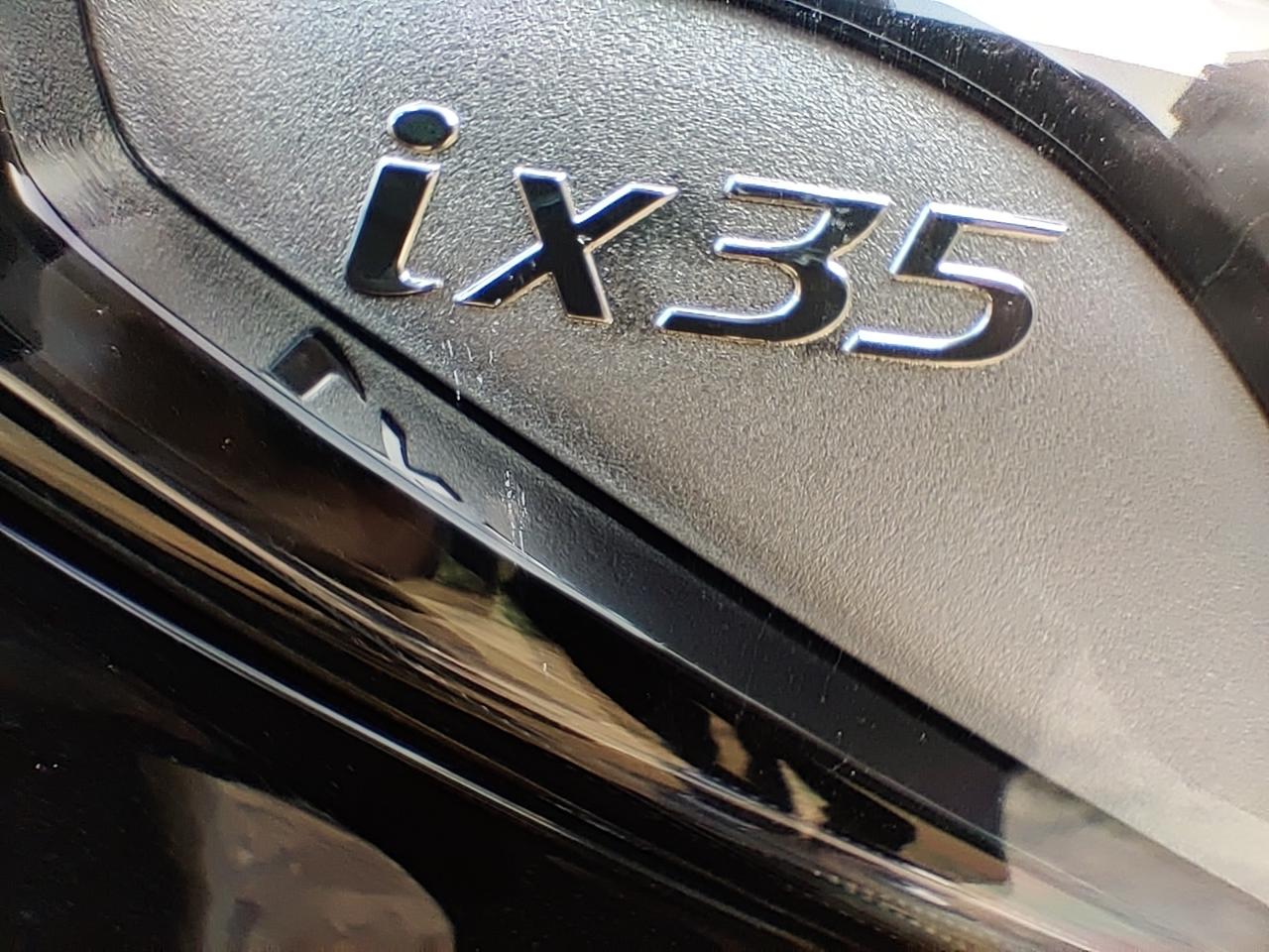 现代ix35 车主，这个大灯上的裂痕是怎么回事