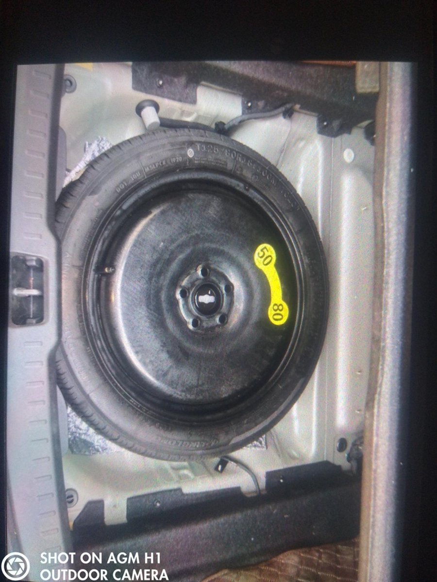 沃尔沃S60 23款s60上备胎，盖板突出来了，怎么解决