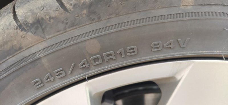 大众CC 原车的的轮胎型号如下图，但途虎上轮胎只找到245/40/100y的，能换么。我只换一个，一个轮胎破了