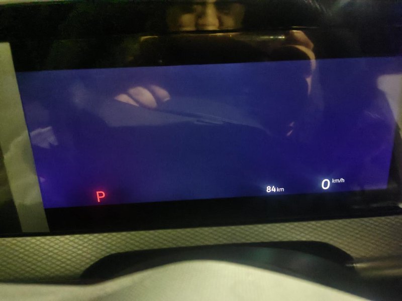 揽巡在停车熄火后，显示屏上会一直有P的符号，属于正常吗