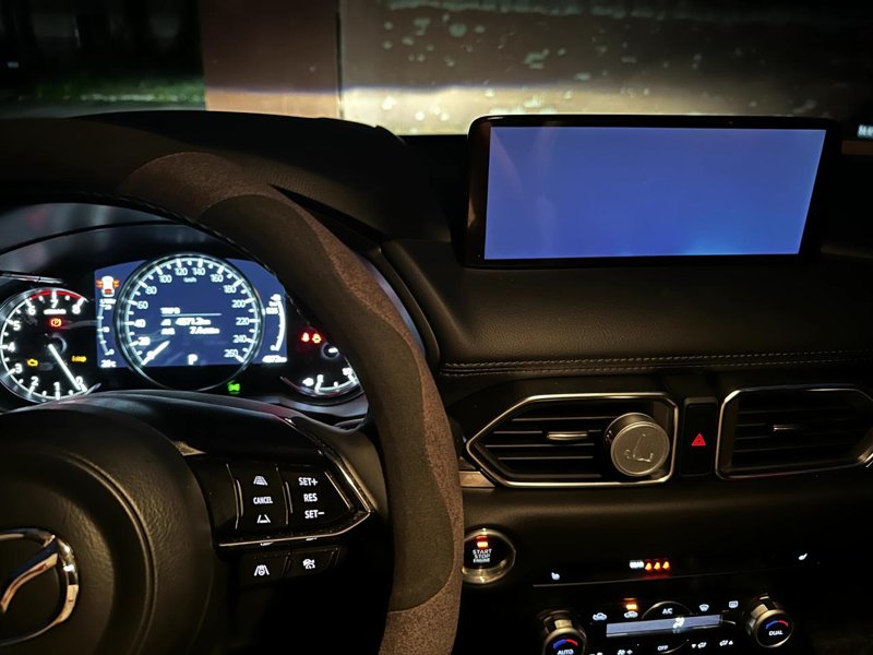 马自达CX-5 carplay有线的连不上，无线的更连不上 行驶过程中莫名其妙黑屏 车打着也黑屏，出现过一次花屏 