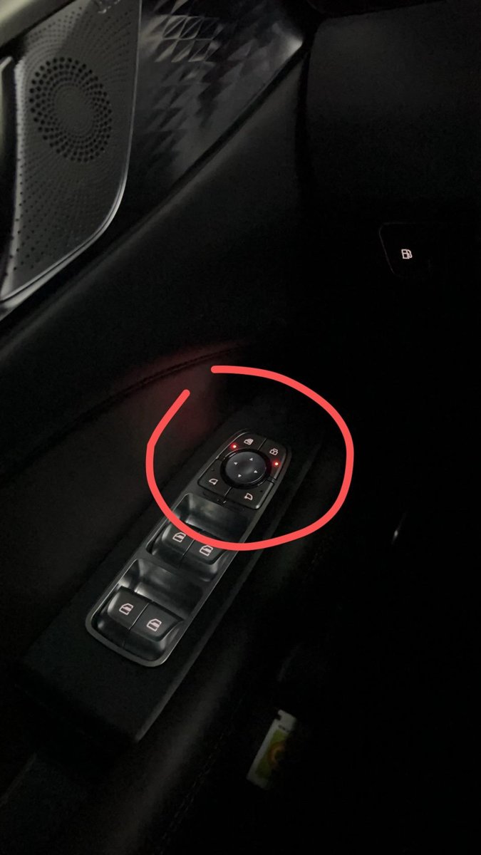 魏牌摩卡DHT-PHEV 主驾左边这两个按键，锁全车车窗和开门，是无效的？昨晚试了一下，同时锁住，副驾可以通过先开窗后开