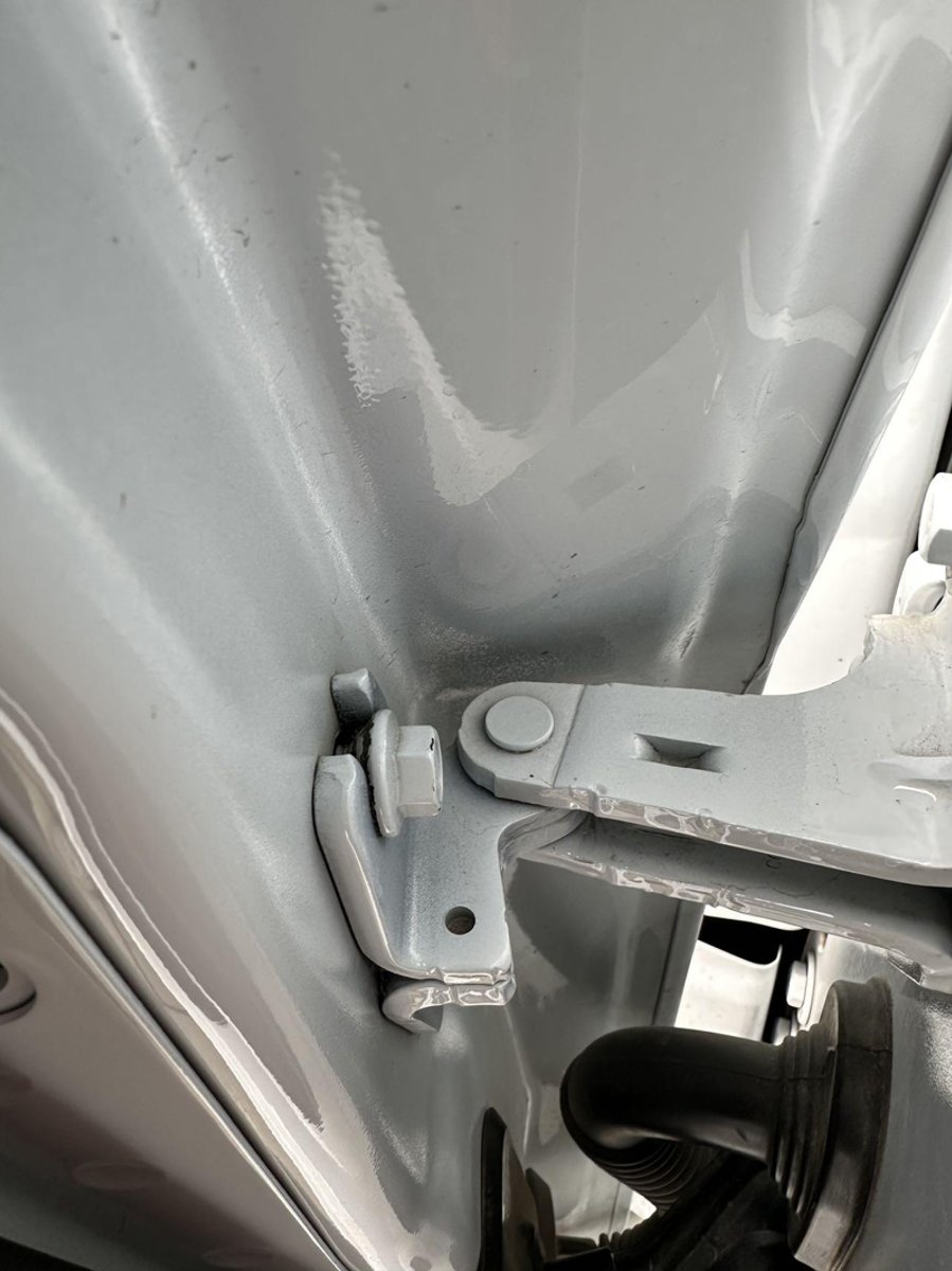 特斯拉Model 3 毛豆3新车车门有拧动痕迹正常吗