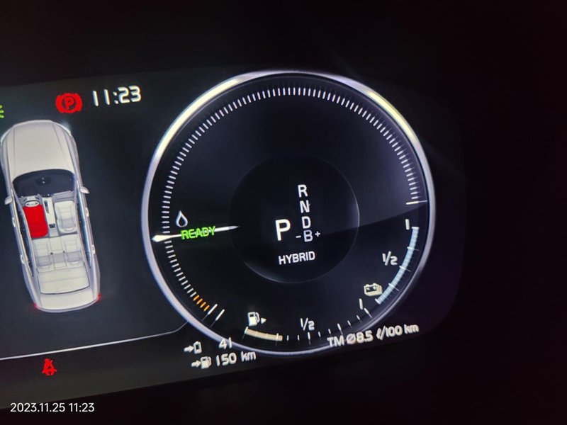 沃尔沃S90 RECHARGE 铁子，有碰到表显续航变少的情况吗。前天充满了还是表显53，充满就变成4