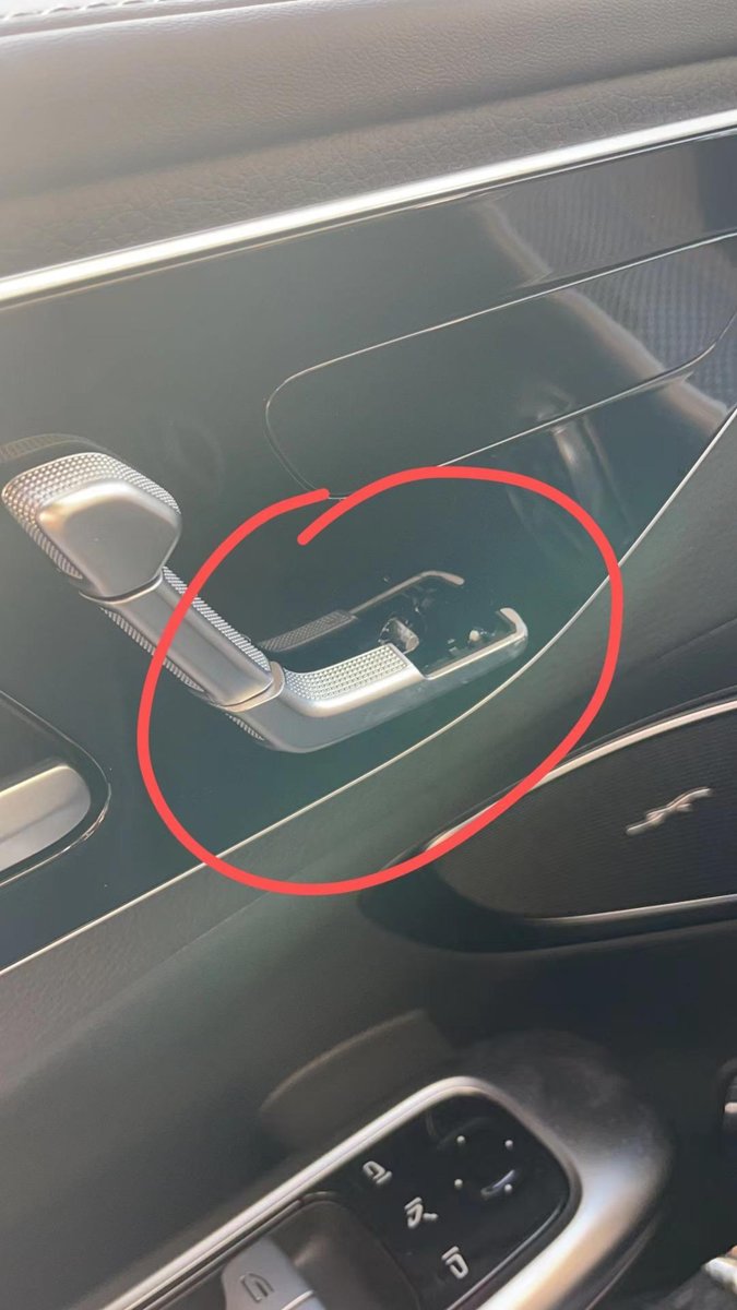 奔驰C级 问一下大家这个位置维修的话是换整个面板还是单独换按钮，大概要多少钱呢？