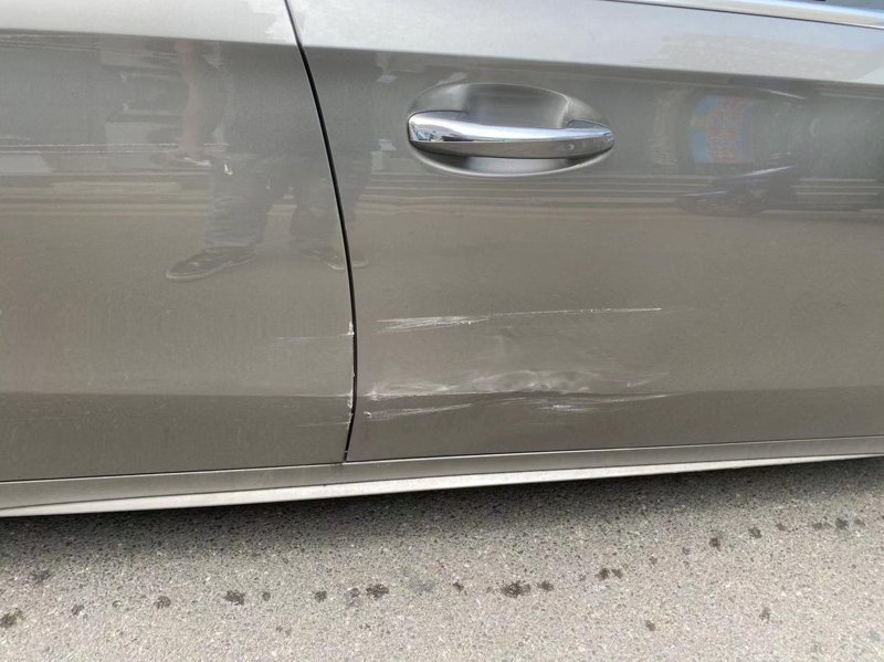 奔驰A级 奔驰A200L 1.3T车门受损换个门多少钱