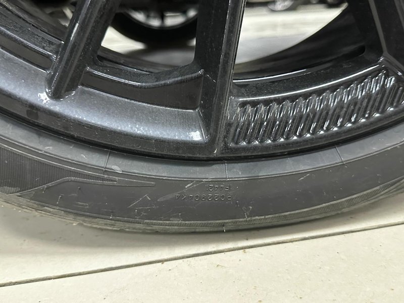 长安UNI-V 验车发现轮胎是邓禄普的，没有听过这个品牌的？这品牌怎么样？还有这个品牌的轮胎生产日期在哪