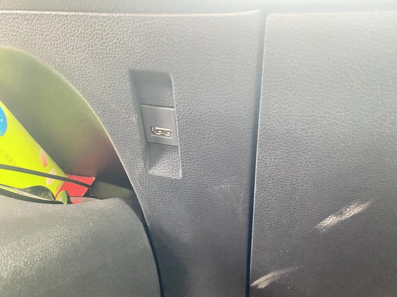 丰田雷凌 谁知道副驾驶的USB接口的电流值多大，想装行车记录仪