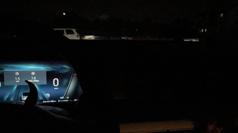 新款福特蒙迪欧突然大屏黑屏不亮了，没任何反应，怎么去投诉。有车友遇到过这种情况么