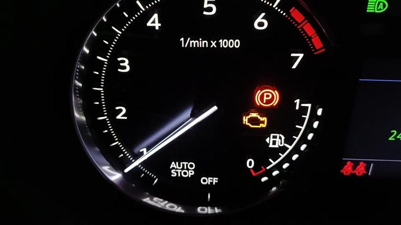 凯迪拉克XT6 大家的发动机故障灯有偶尔亮起的时候么？这个怎么办啊？