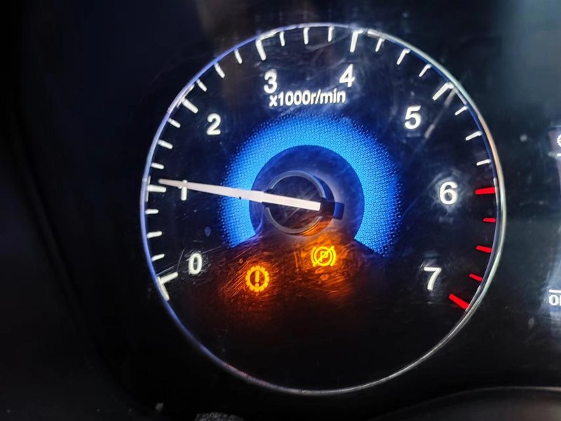 17年提的风光580智尚版，目前行驶了11万公里，六万公里的时候换过波箱油，最近早上天气冷的时候启动显示这个变速箱故障码