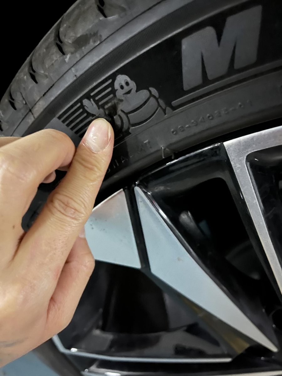 荣威RX5 MAX 轮胎侧面破了需要换新的吗