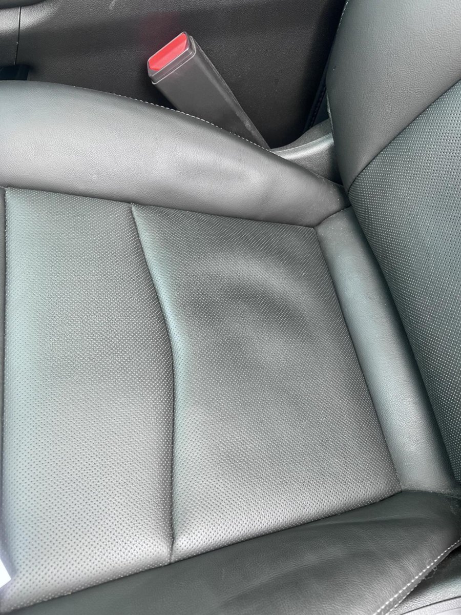 凯迪拉克XT5 ，提车半年，座椅皮子起皱鼓包是正常现象