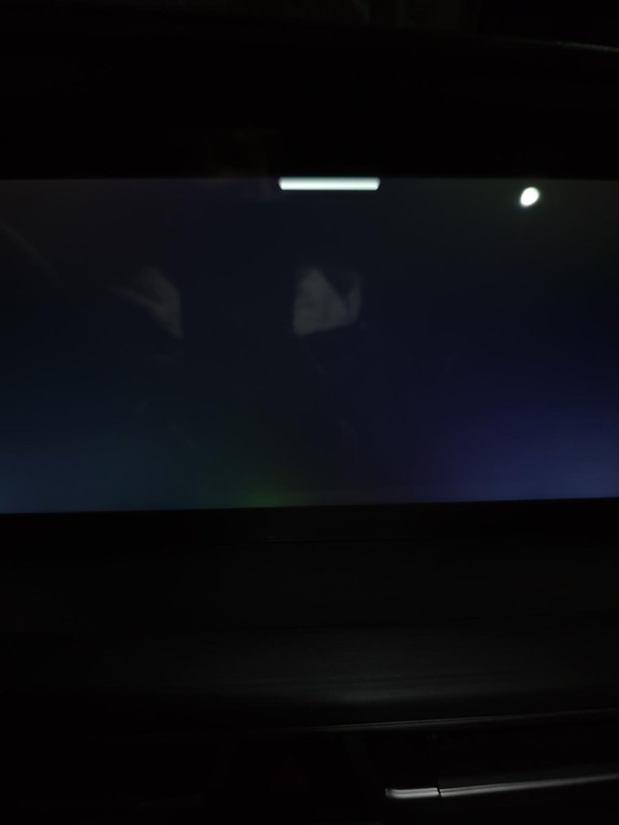 长安CS75 PLUS 屏幕底部漏光能解决吗