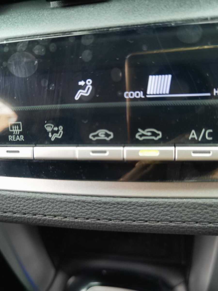 丰田锋兰达 空调外循环灯总是亮的？