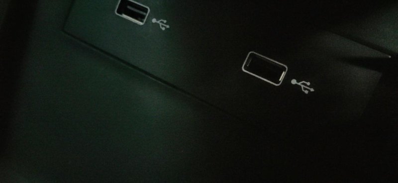 荣威RX5 MAX 22款的rx5max前排USB接口都可以用吗