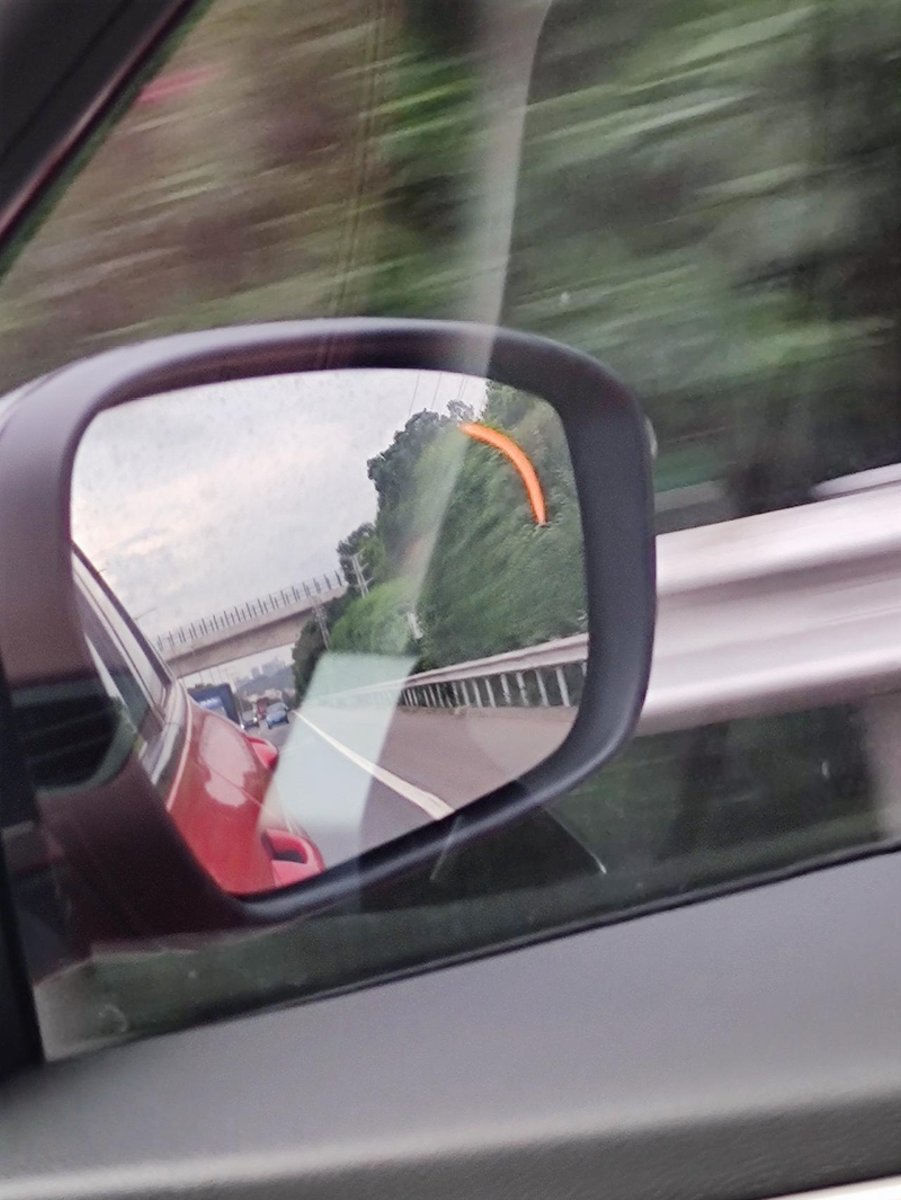 吉利缤越 有没有20款1.5t的车主？的后视镜可以在车内用那个调节后视镜按钮把后视镜折叠起来吗？怎么去修完