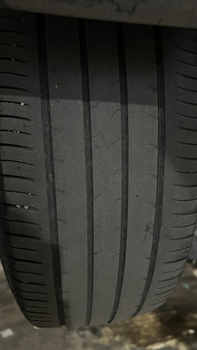 本田CR-V 21款crv轮胎磨损严重！图1左后图2右后