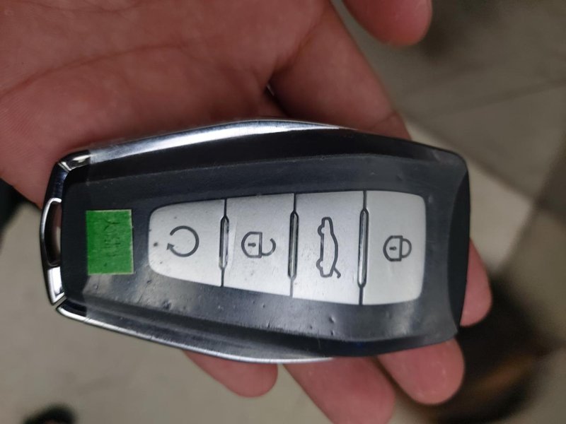 吉利缤瑞 22款电掣版 远程启动怎么用的 我遥控钥匙上按键怎么按都没反应呢