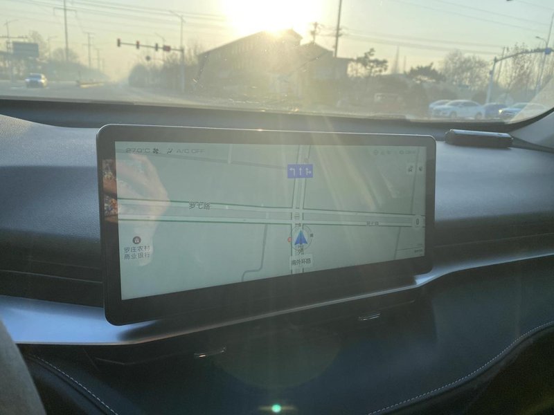 哈弗H6 请教一下各位逼友，原车的高德地图怎么升级成car play手机里那种显示红绿灯?读秒的版本？？？