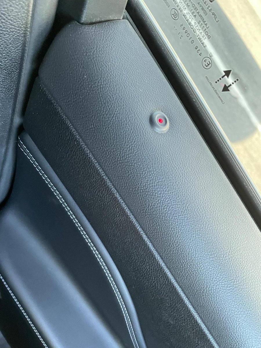 林肯冒险家 请问一下车主车窗上那个红点东西有什么作用