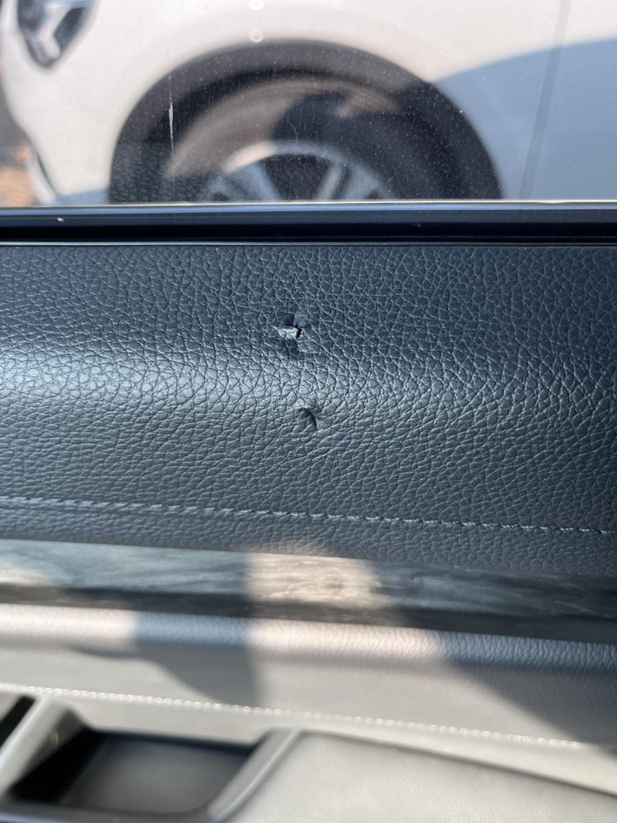 本田CR-V crv车门内侧车窗部分，仿皮革的塑料部分有这种压痕可以修复吗？车借给朋友了不知道怎么弄的