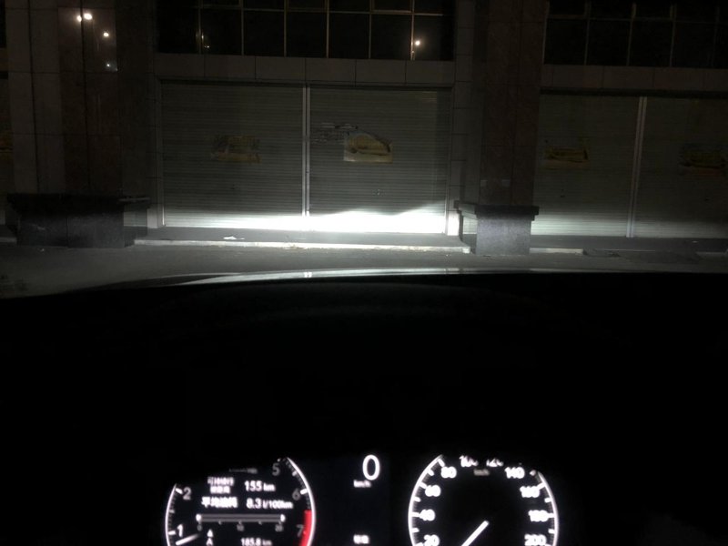 本田CR-V 车友们，你们有注意到右大灯照出光是波浪形嘛？