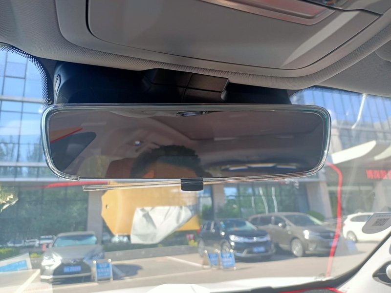 奇瑞瑞虎8 PLUS 石家庄的天气热的要死 晒的后视镜的塑料框都断了 成了没有保护壳的后视镜了！看着怪不适应的[捂脸