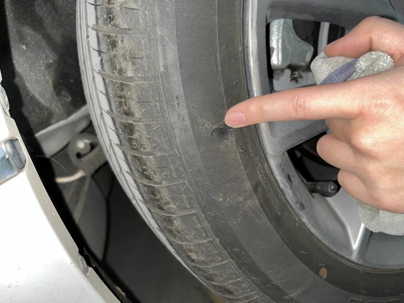 本田雅阁 ，这种轮胎的外胎破了一块，有必要去店里整吗，侧面的位置不知道被什么挖了一块出来