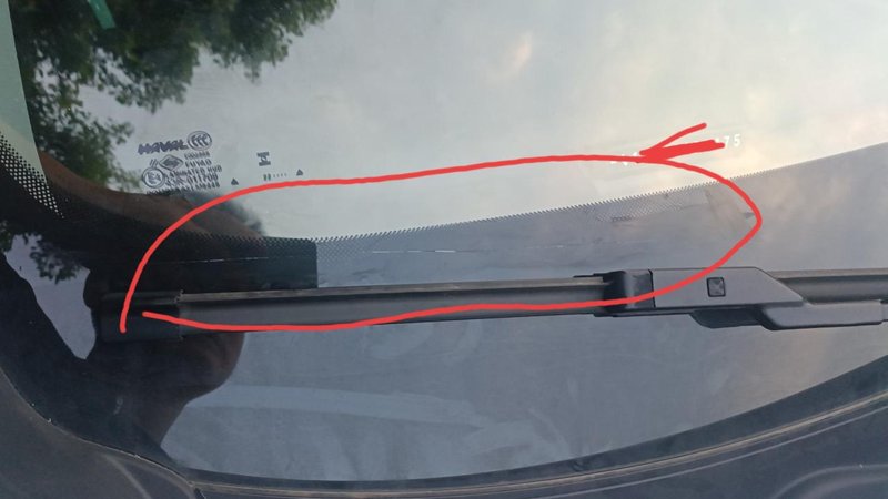 哈弗H6 前挡风玻璃雨刮器上面一点被人划了一道20公分的划痕，这种划痕用修吗