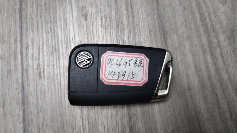 大众朗逸 4s提车 给的钥匙中有一个贴了标签如图，会不会是展厅车 ，[惊呆]  。有没有同样情况的