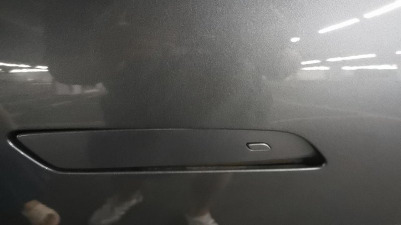 荣威RX5 请问有没有遇到这种门把手陷进去出不来的情况，怎么处理呢，提车才一个月不到[捂脸]