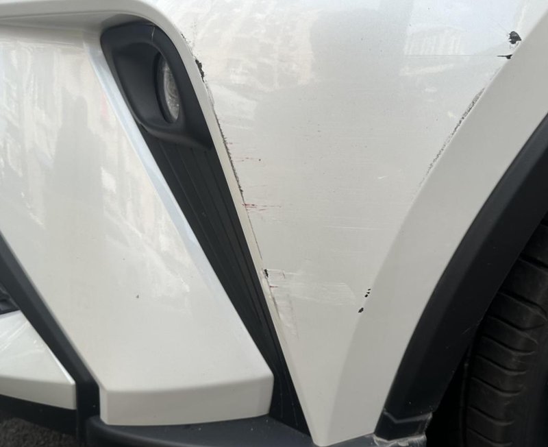 丰田C-HR 不太懂，像这样的剐蹭一般需要去补漆吗？车是停小区里面被人倒车时候剐蹭的，有监控 不算很