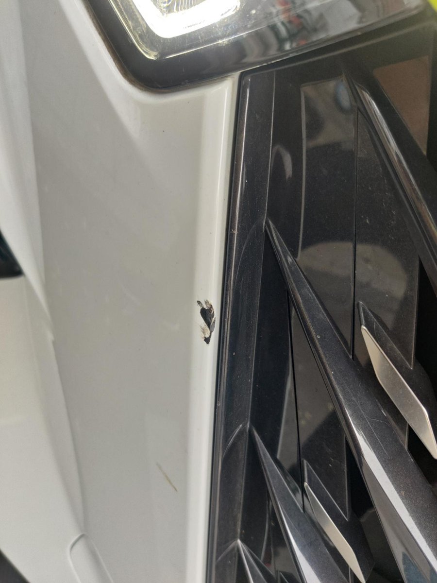 荣威RX5 新车终于拿到一血，这个是走保险还是修一下漆面？
