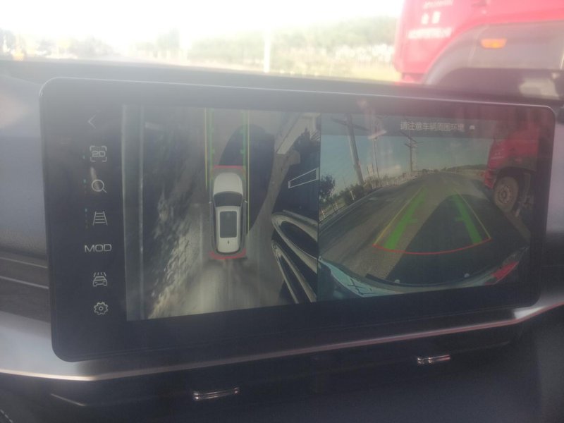 哈弗H6 有个关于360影像的问题，车机屏幕上显示画面和摄像头画面有明显的错位，前面摄像头和左边后视镜上面的画面不能