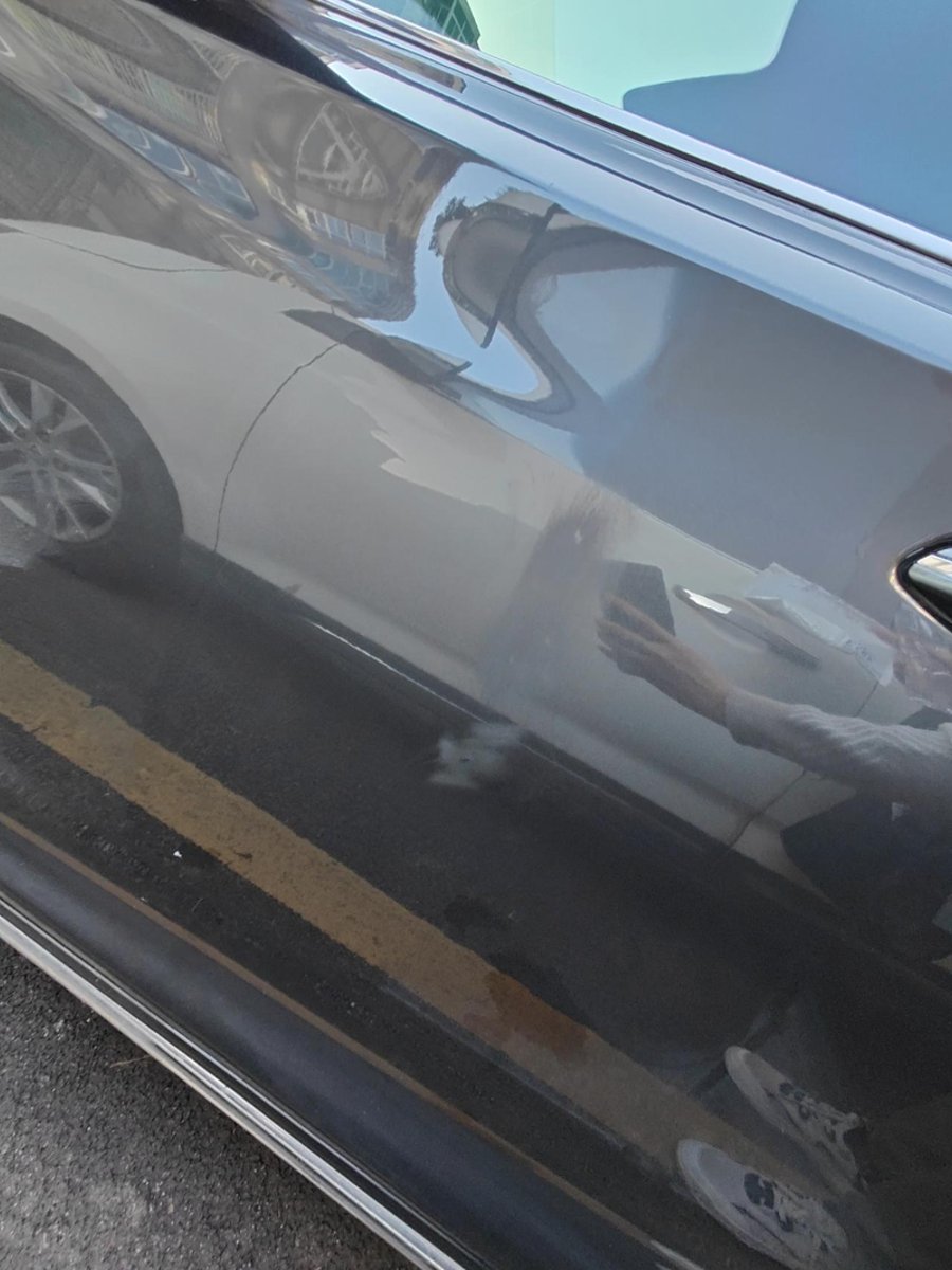 长安锐程PLUS 手贱汽车车门被画剐蹭后用砂纸擦了一下成这样了。