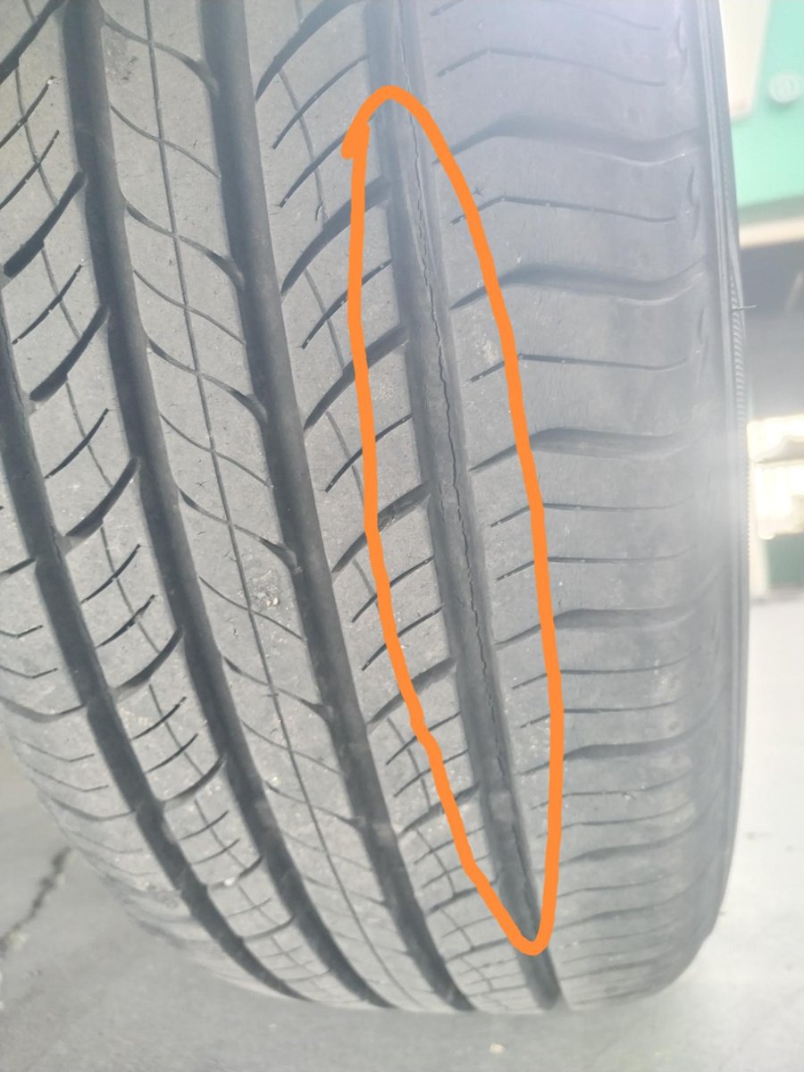 哈弗M6 轮胎上出现这种裂纹，是个什么情况，有危险吗