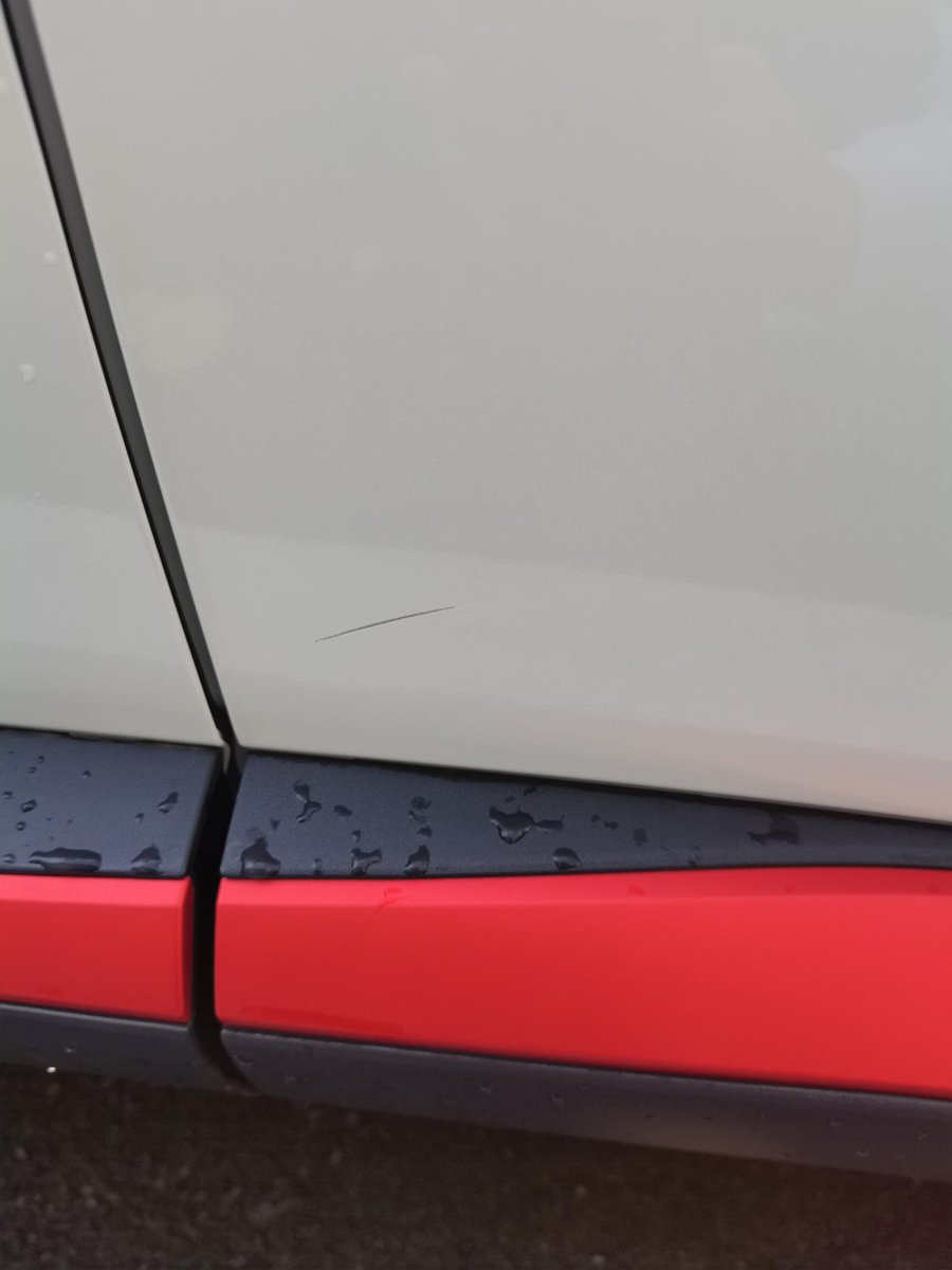 长安CS55 PLUS 车子不知道什么时候刮了一下，有个小划痕要补漆吗，会生锈吗？