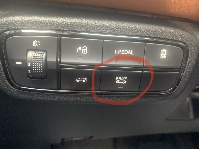埃安AION S 2023款埃安S魅580后备箱按键旁边那个按键是干什么用的