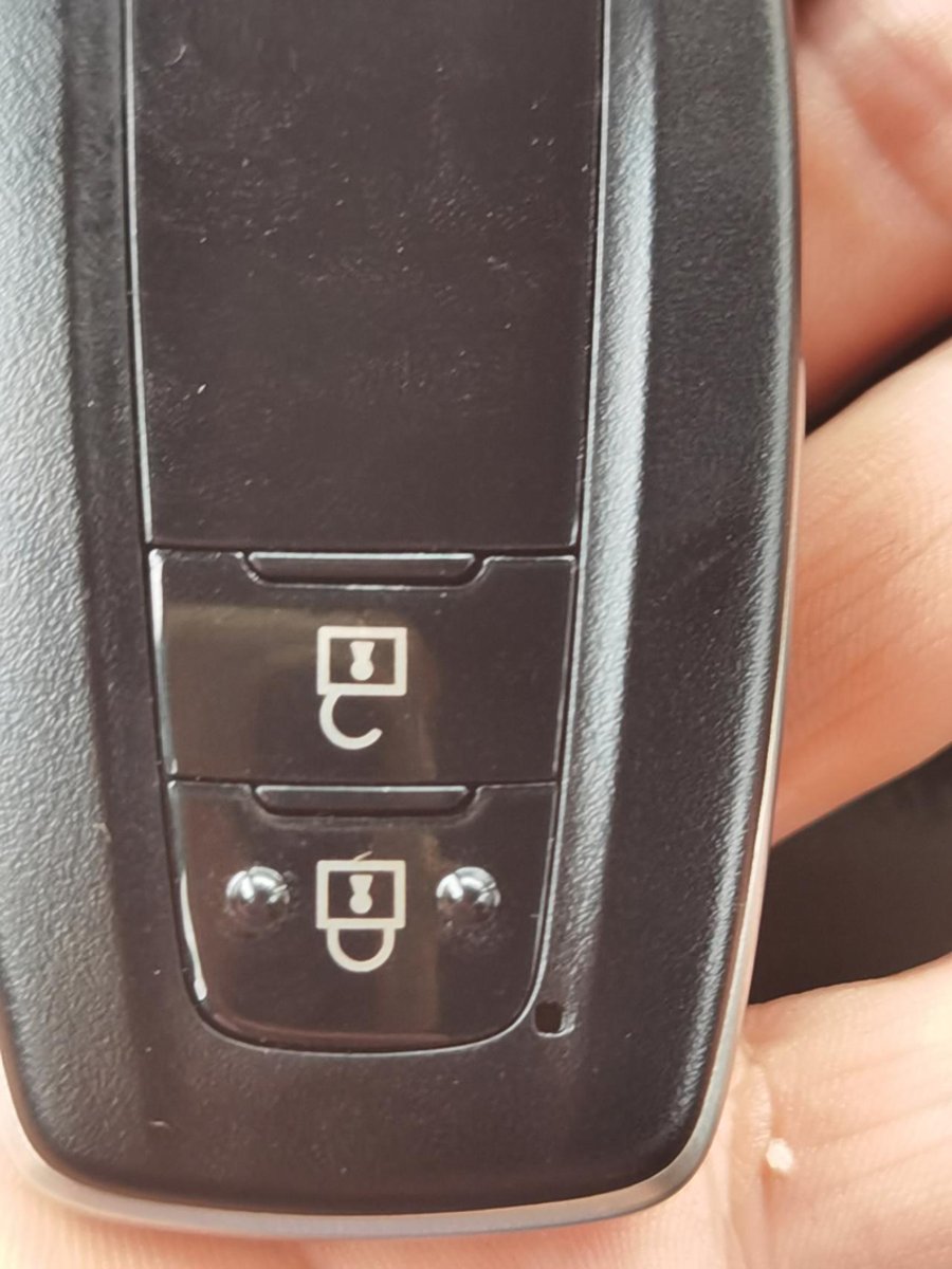 威兰达豪华版钥匙遥控怎么没有后备箱开关键，请问一下各位你们的是什么样子的，这样的话是不是不能改装电动尾门了