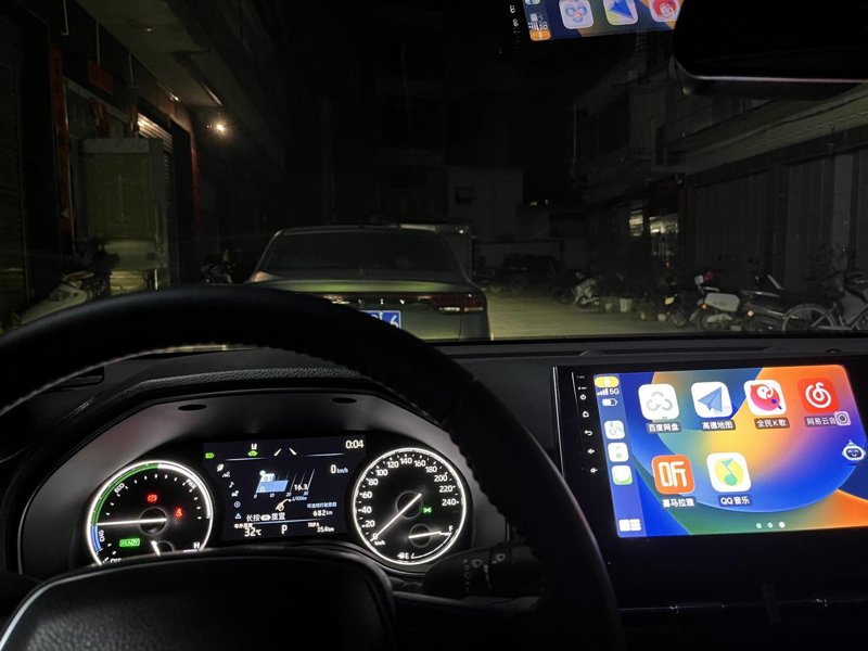 丰田亚洲龙 车友们，我在购车的时候加了360，车行说换个屏幕画质比较清晰，换完之后我发现可以用carplay，想问一下，